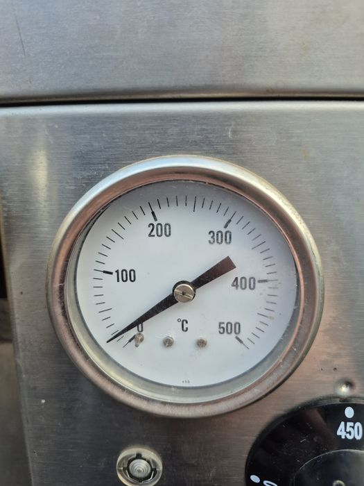 Piec do pizzy  Redfox. Pare razy użyty