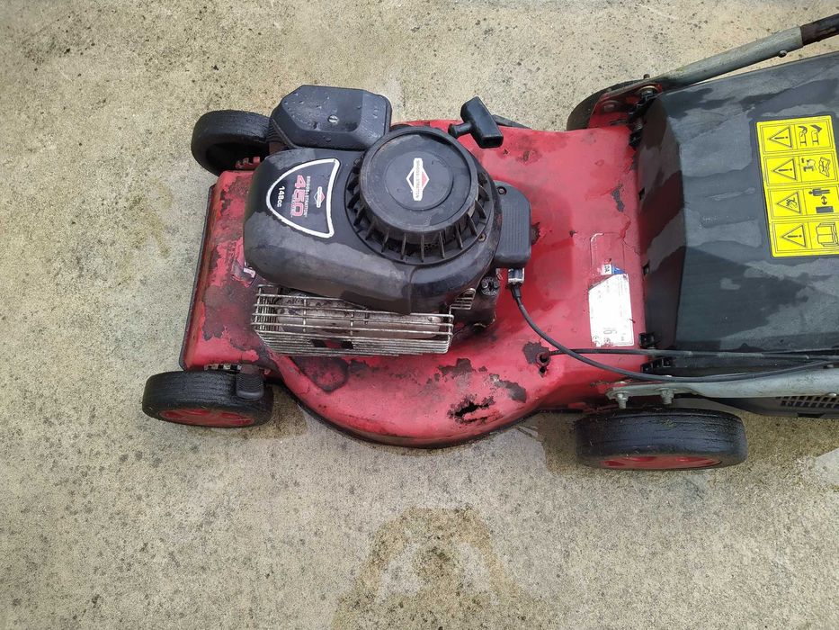 Vendo Maquina de relva a gasolina