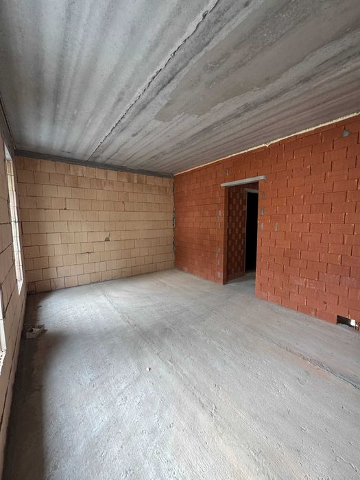 Таунхаус біля лісу та Центрального парку з центральними комунікаціями