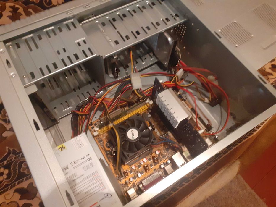 Компьютеры на запчасти.