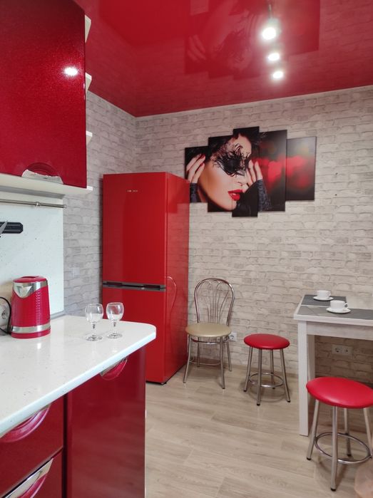 Тепла ЛЮКС квартира подобово, помісячно .Центр.