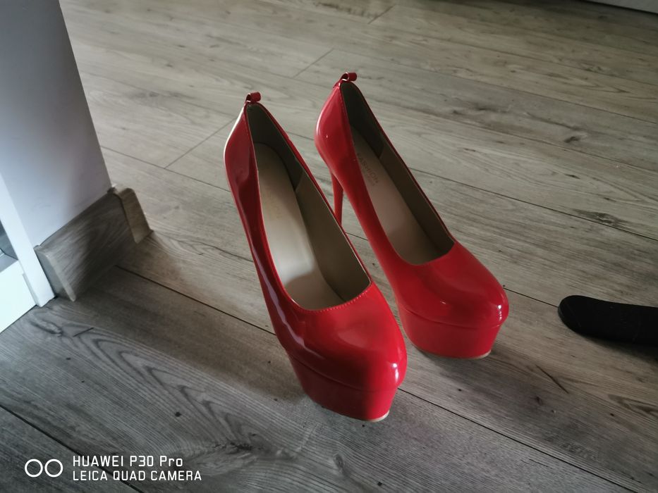 Czerwone szpilki lakierki r 45 Nowe wygodne