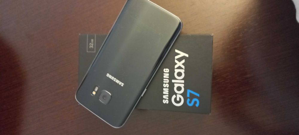 Smartphone SAMSUNG Galaxy S7 (5.1'' - 4 GB - 32 GB - Preto)