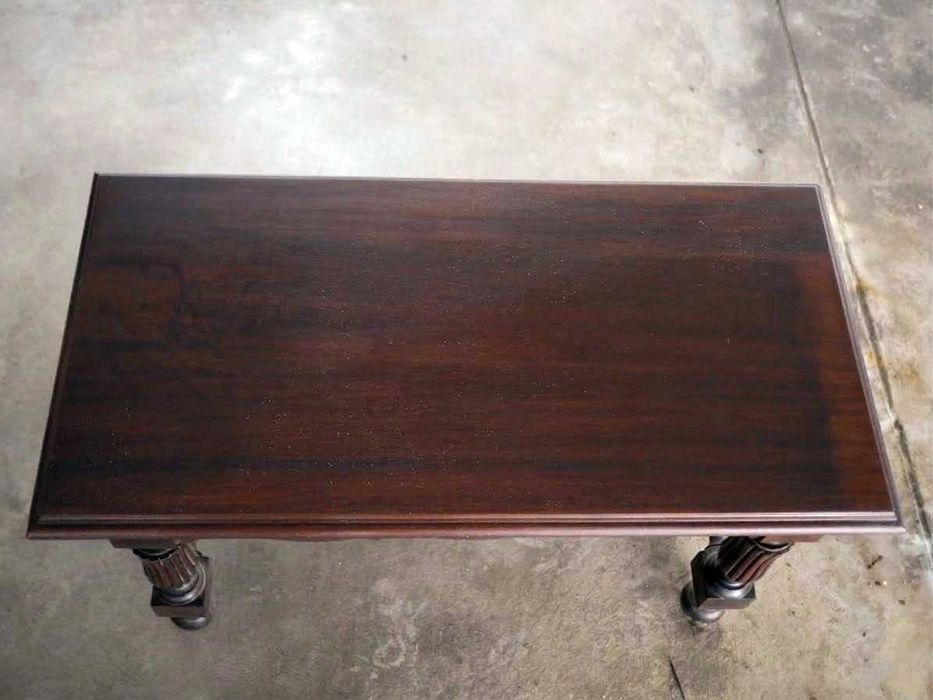Mesa de Centro em Madeira Maciça (Estilo Clássico / D. João V)