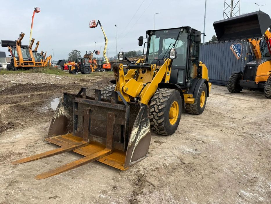 Caterpillar 906M