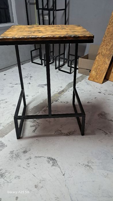 Продам стіл з металу та дерева