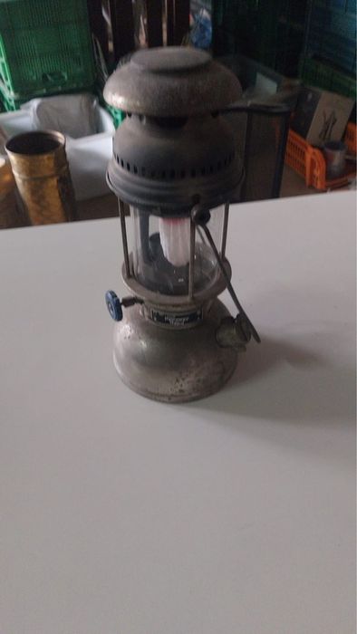 Petromax de estilo e a funcionar