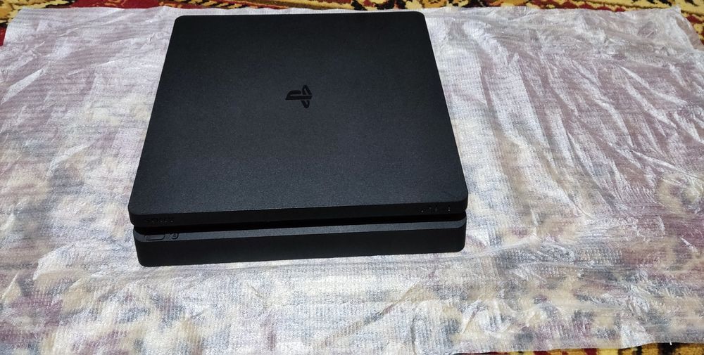 Playstation 4 slim 1tb