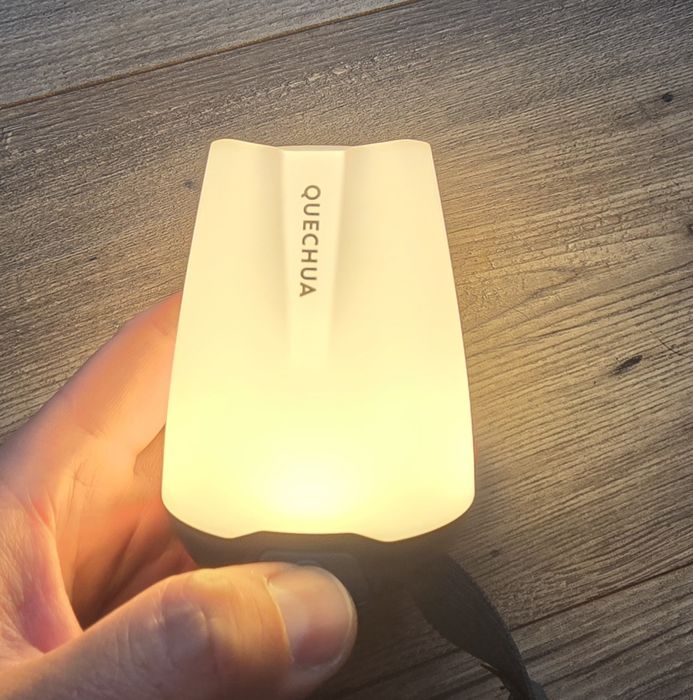 Lampka kempingowa Quechua BL230- 230 lumenów