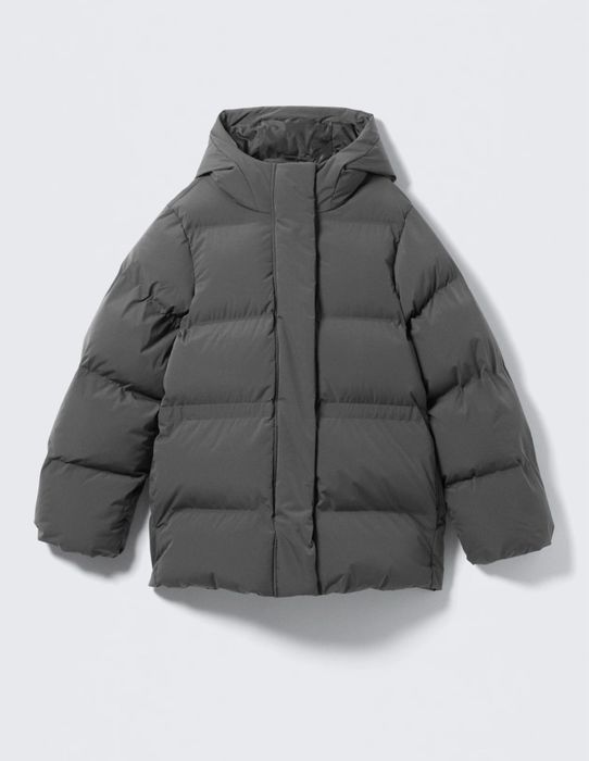 Пуховик weekday сірий