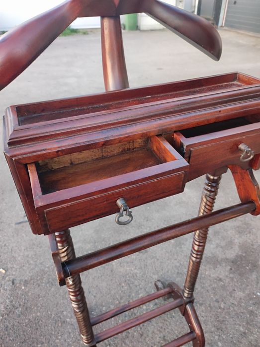 Dekoracyjny wieszak/lokaj