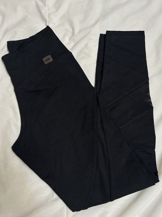 Leggins com transparências