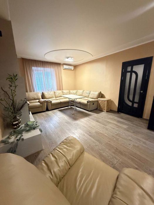 Продам дом Подгородне, 85м2, земли 8 соток