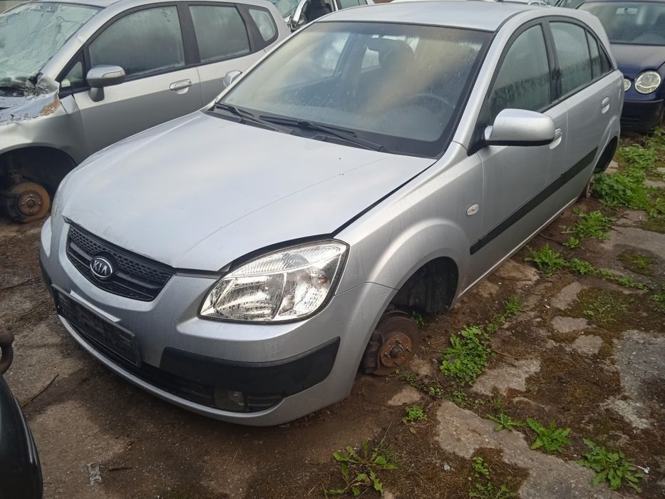 Na części Kia Rio II Silnik Skrzynia Maska Zderzak Drzwi Klapa Szyba