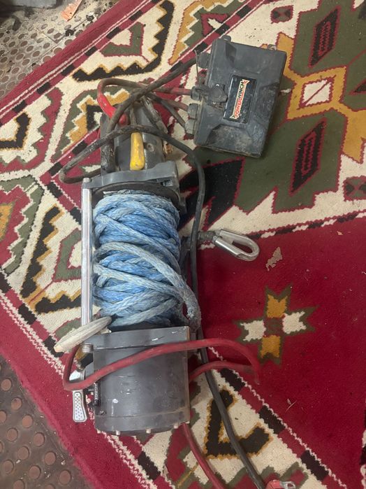 Guincho 1300 Lbs - power winch