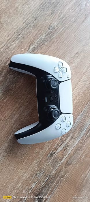 Pad ps5 uszkodzony