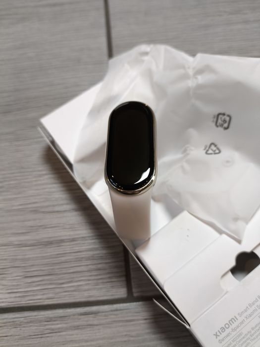 Xiaomi Mi Smart Band 8 złota