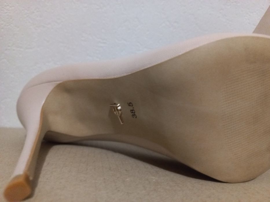 Туфлі від Eva Longoria