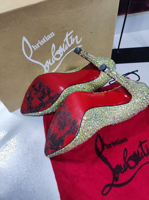 Diamentowe szpilki 37