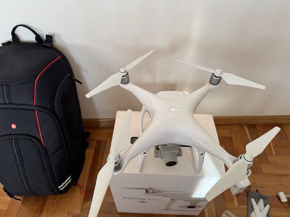 Na sprzedaż dron Dji Phantom 4 Pro + dodatkowe śmigła + plecak