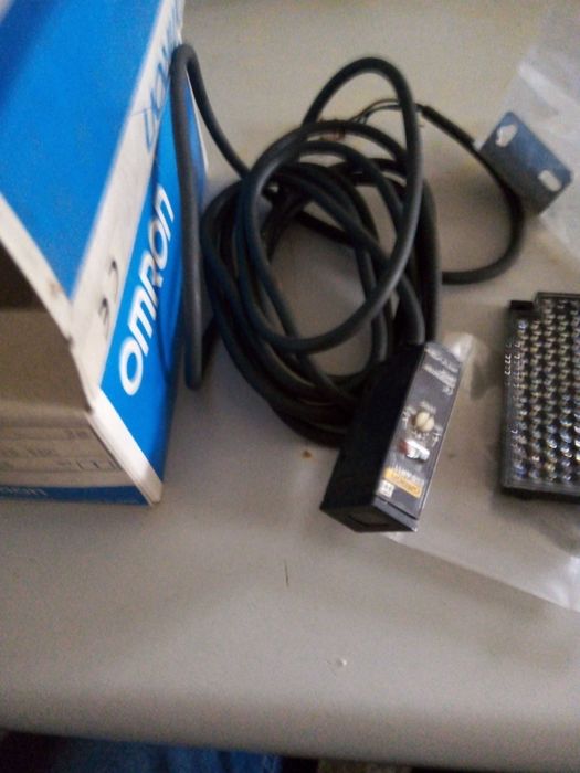 Fotocélula Omron ES3-AR11