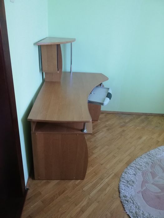 Продається комп'ютерний стіл