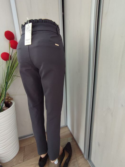 Sprzedam eleganckie spodnie cygaretki