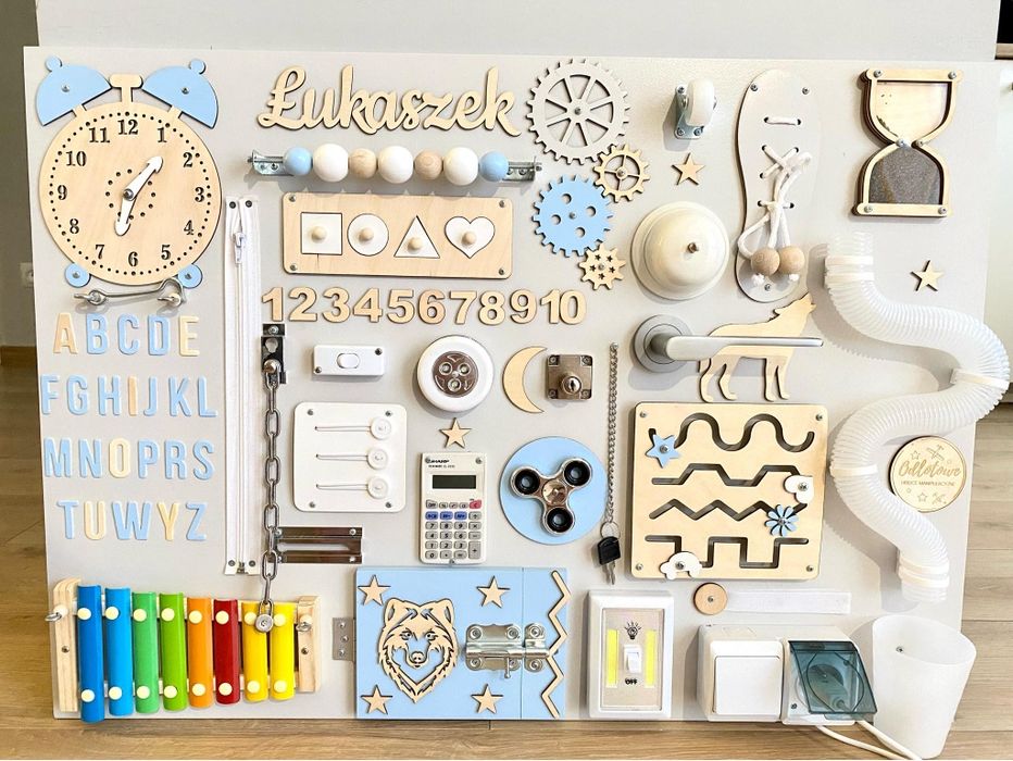 Tablica manipulacyjna dla dziecka 84x60 cm