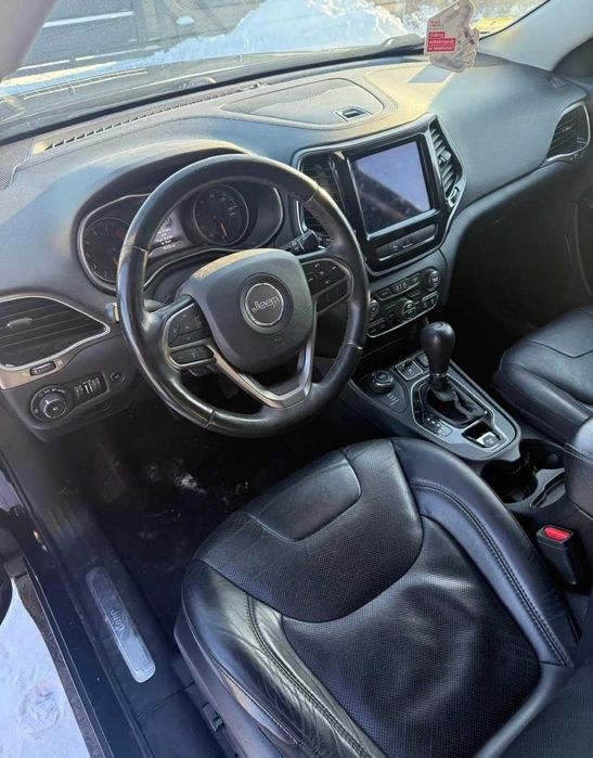 Jeep Cherokee 2019 року