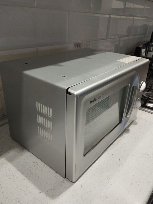 Мікрохвильовка Haier de Lux