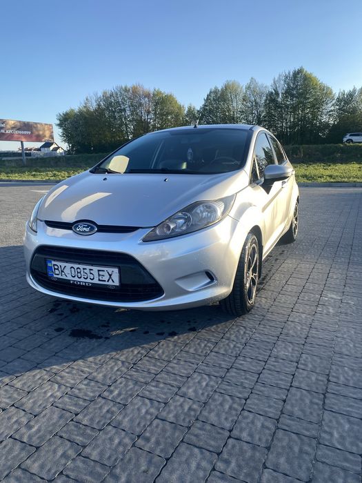 Продам авто Ford Fiesta 2011 хетчбек