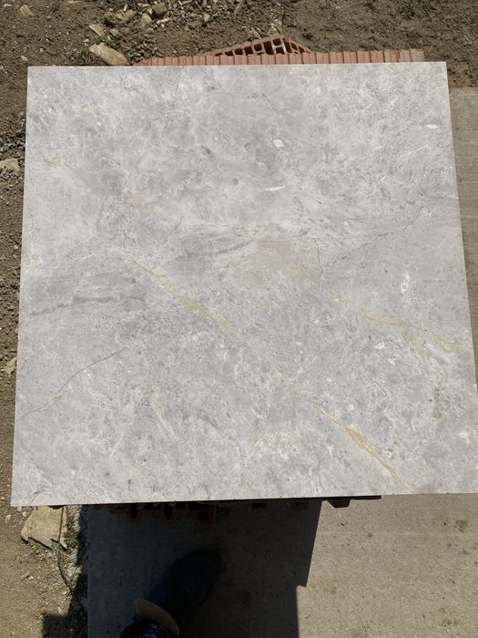 Płytki biały kamień naturalny marmur 61x61