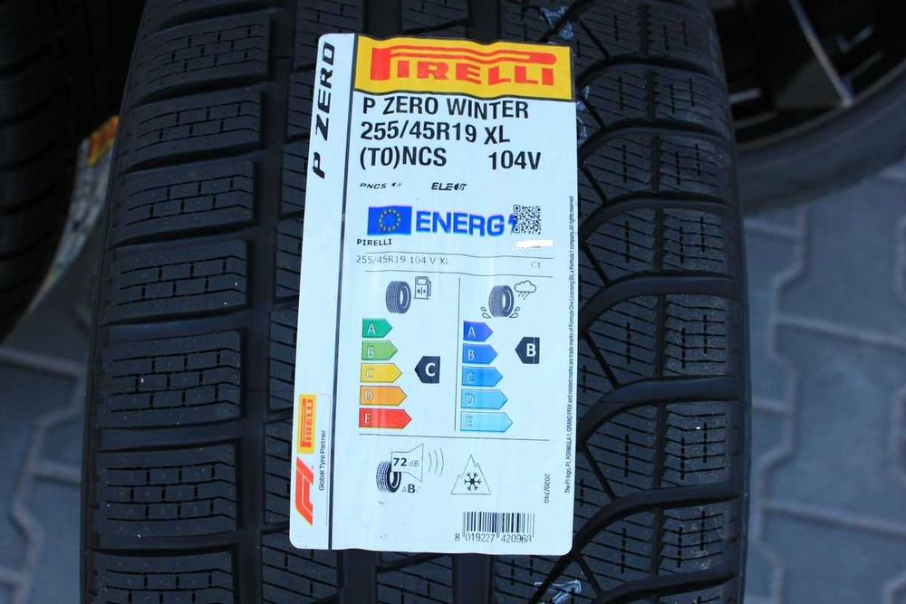 TESLA Y KOŁA ZIMOWE 19" Czarne + Pirelli P ZERO Winter Nowość