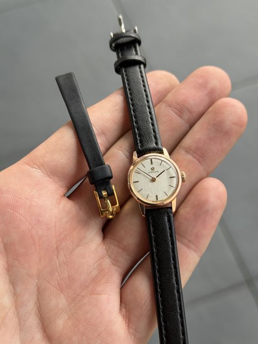 Zegarek damski Omega - złocony