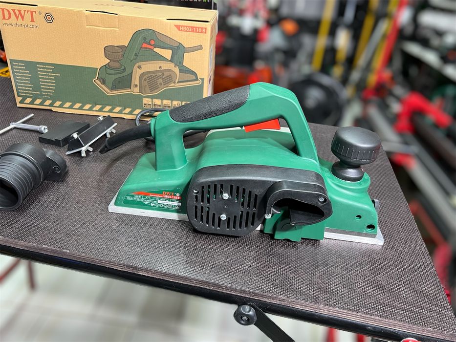 Рубанок Электрорубанок DWT HB03-110B Затачиваемые лезвия 110 мм