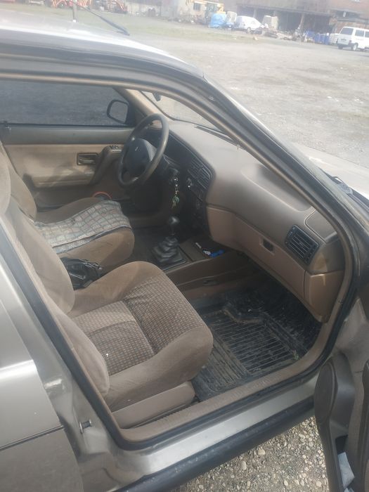 Автомобіль Рено 19