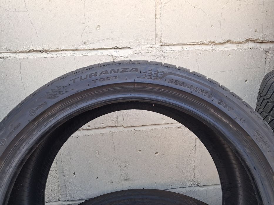 РАСПАРОВКА ШИНЫ Б/У 235/40 R19 Bridgestone Turanza T005