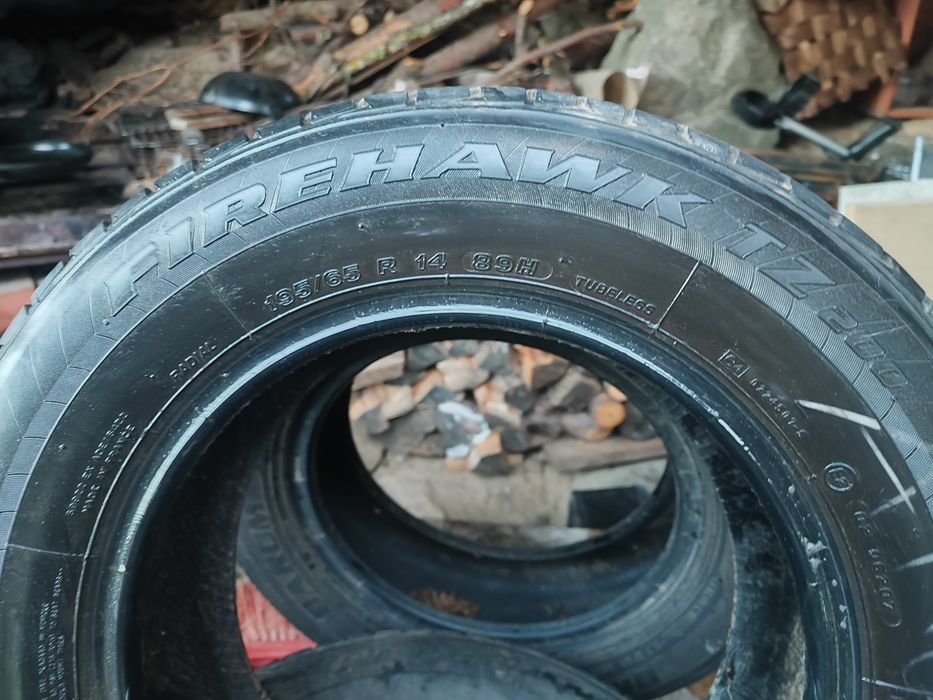 Pneus 2 marca Bravuris y 2 marca firestone  195/65 R  14•89 H