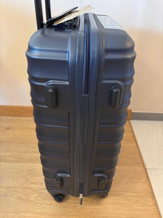 Walizka Torba podrozna WITTCHEN 65L 67cm z ABS-u z żebrowaniem