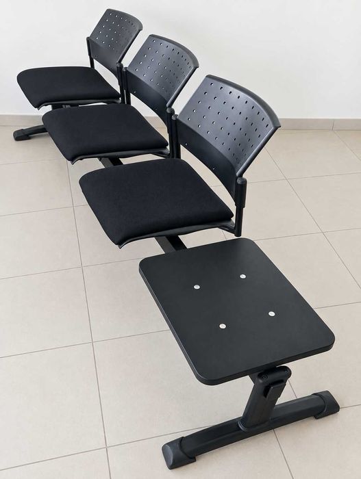 Banco para sala de espera/ Cadeiras em viga