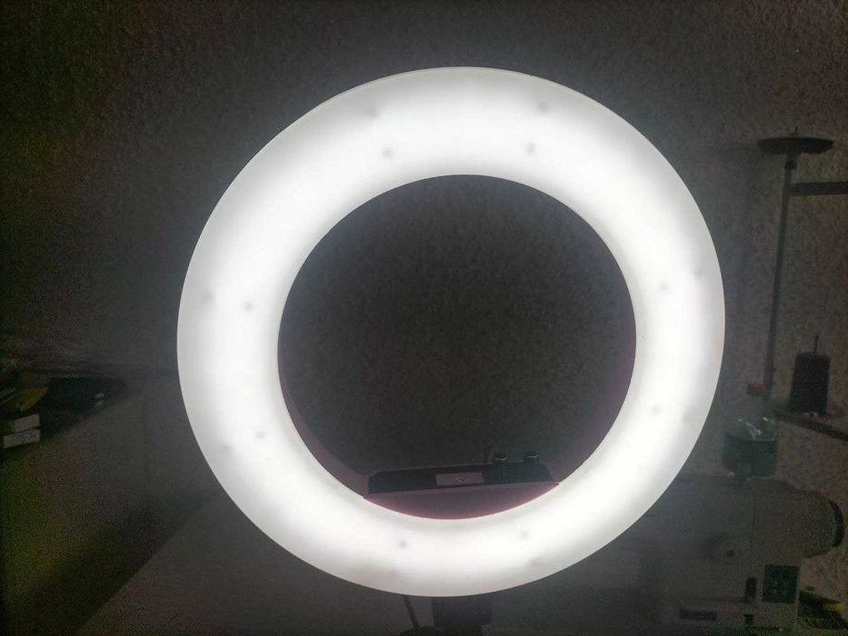 Кільцева світлодіодна LED лампа CY-R50L зі штативом