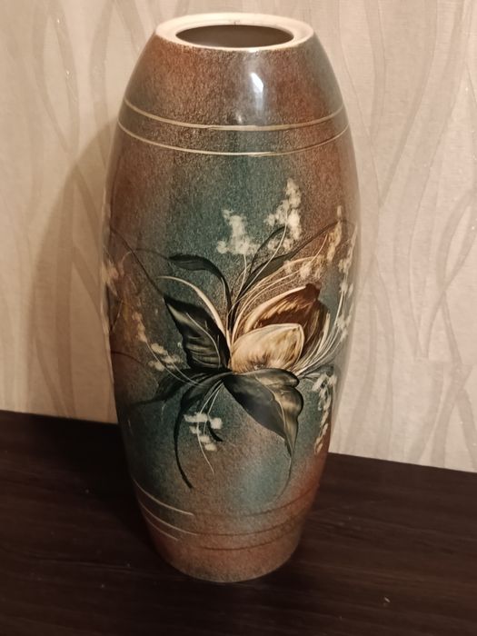 Ваза для квітів .