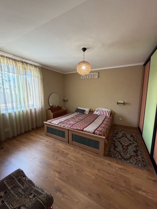 Продам частину будинку на вул. Руська,5