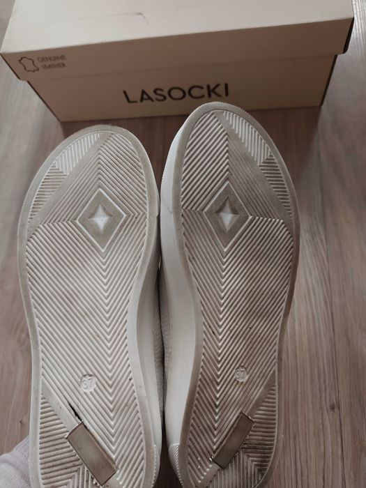 Sneakersy białe damskie Lasocki 37