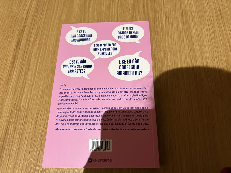 Livro O Que É Que Se Passa Aqui Dentro? De Mariana Torres