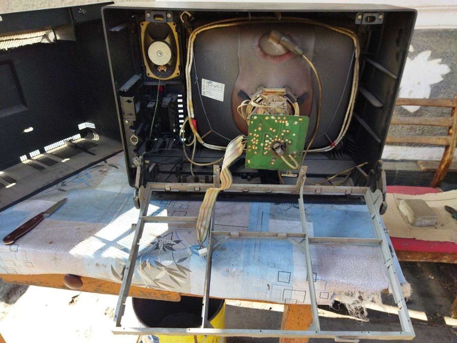 телевізор електрон з кінескопом  самсунг