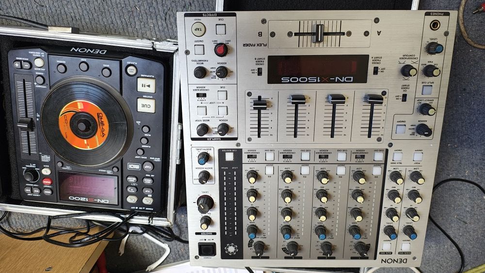 Zestaw DJ Denon mikser i dwa odtwarzacze CD z MP3
