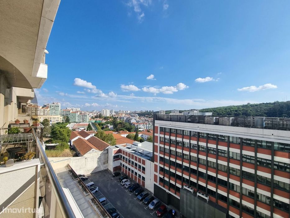 Excelente Apartamento T2 Para Arrendar Em São Domingos De Benfica