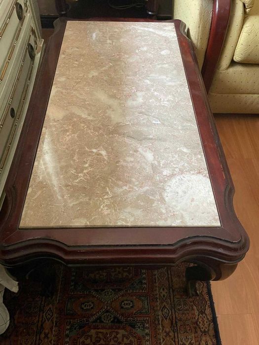Mesa de centro com pedra