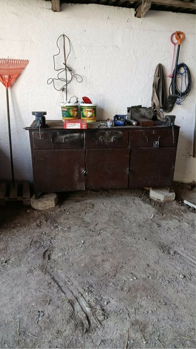 Stol warsztatowy z imadlami